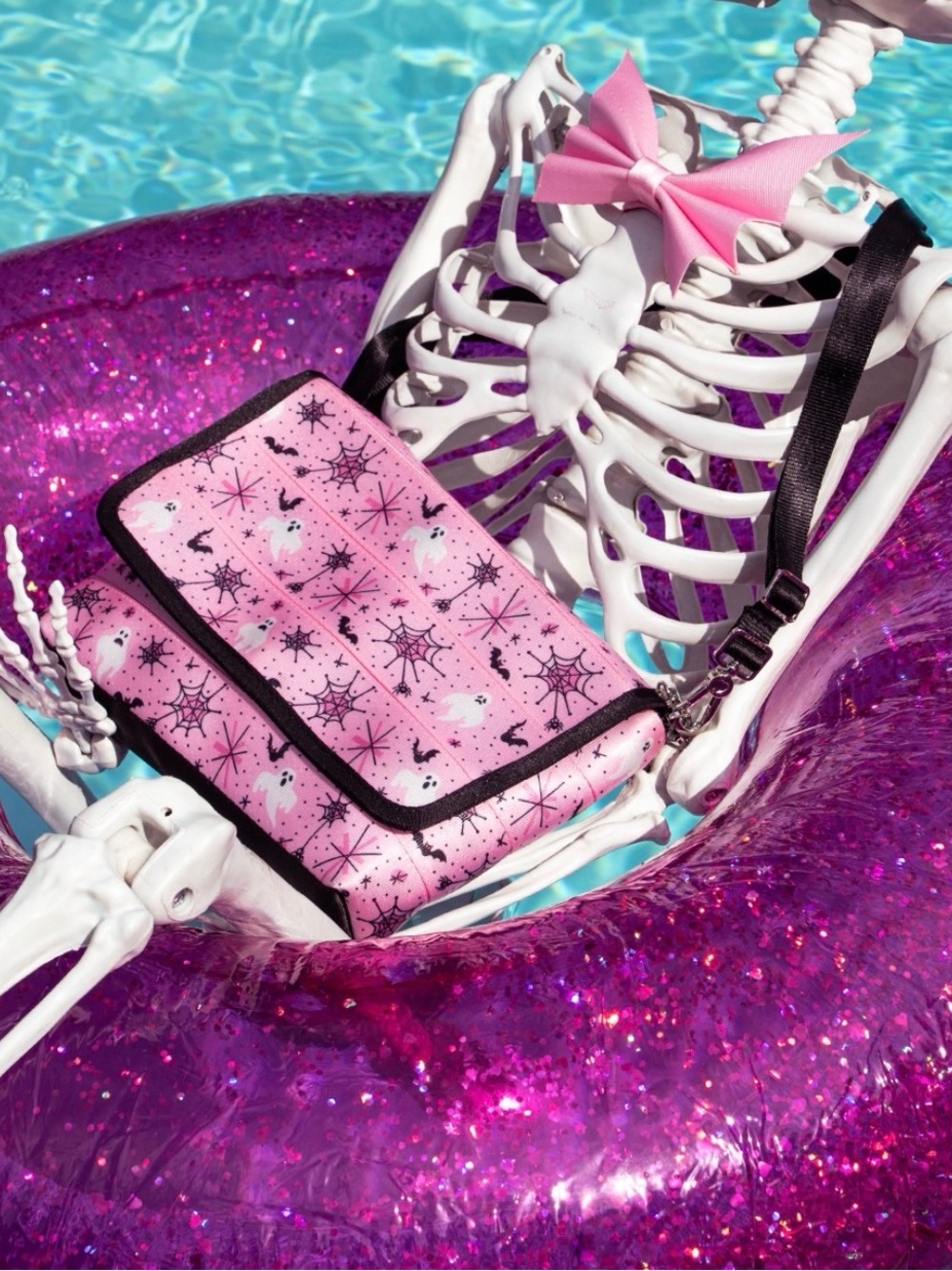 Harvey’s Seatbelt Summerween Pink-A-Boo Med Fold Over Crossbody